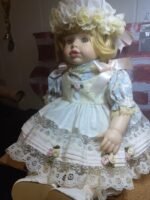 Porcelain-Sitting-Baby-Doll-With-Bonnett-2.jpg